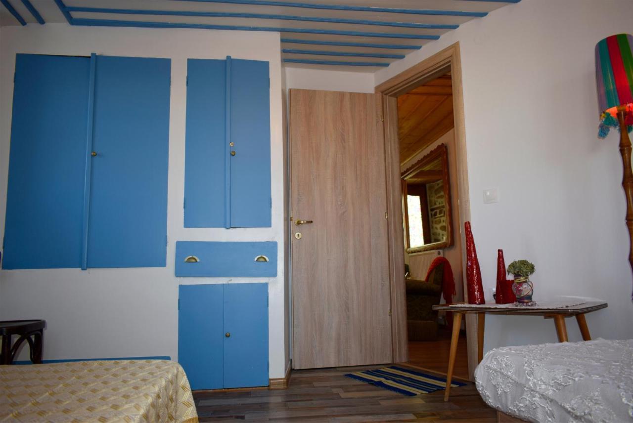 Villa Renovated Old Manor House With Yard Arnea Exterior foto