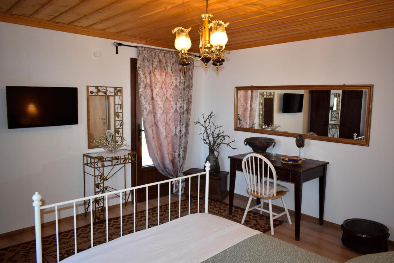 Villa Renovated Old Manor House With Yard Arnea Exterior foto