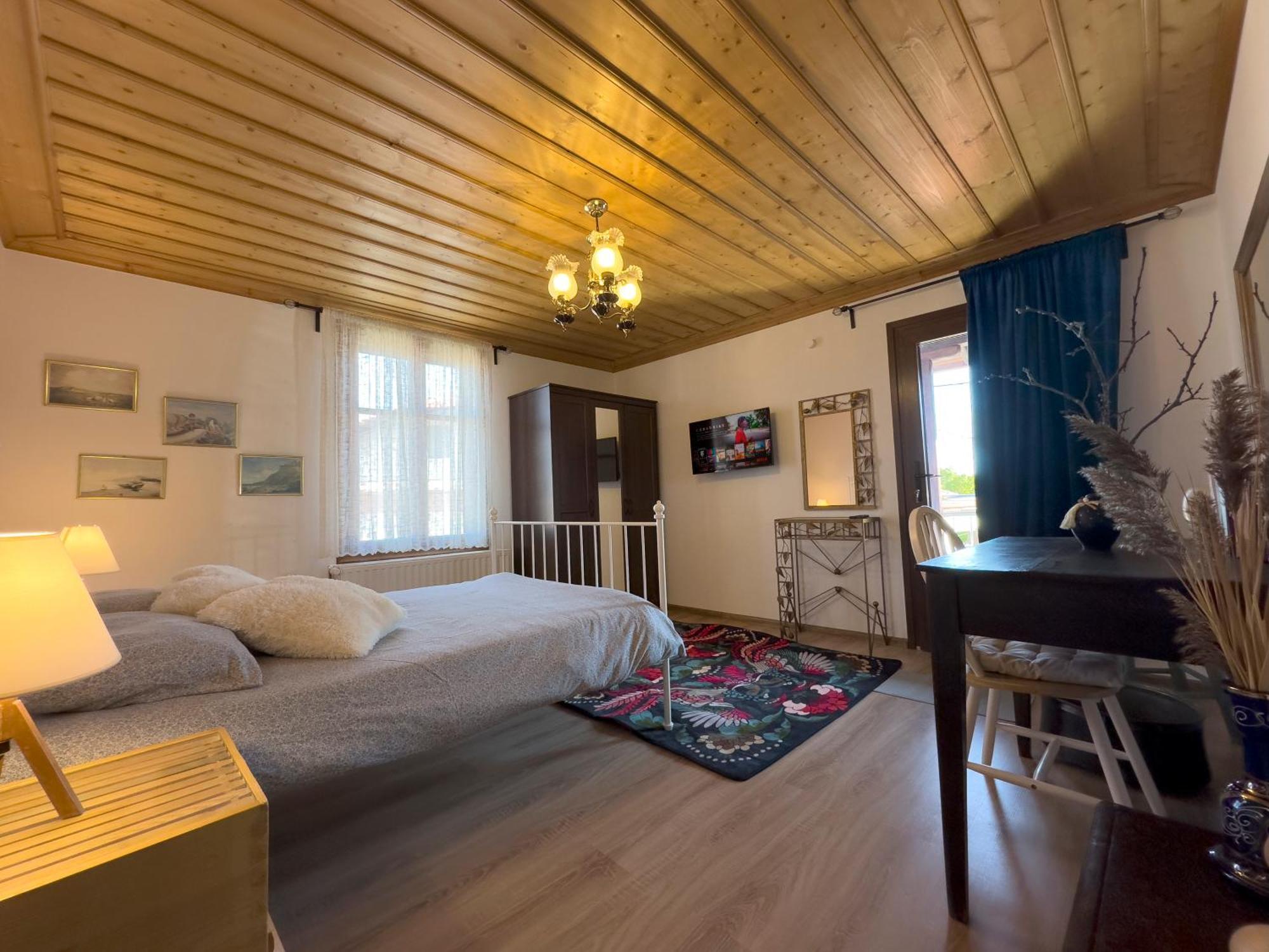 Villa Renovated Old Manor House With Yard Arnea Exterior foto
